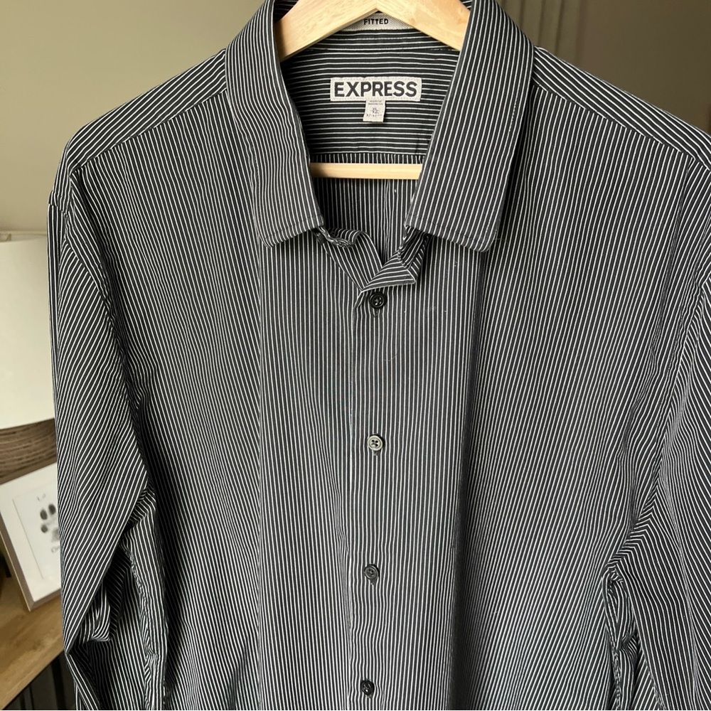 Express Men’s Black/white Fitted Longsleeve Striped Button Up Size XL 17-17.5 - Picture 5 of 15